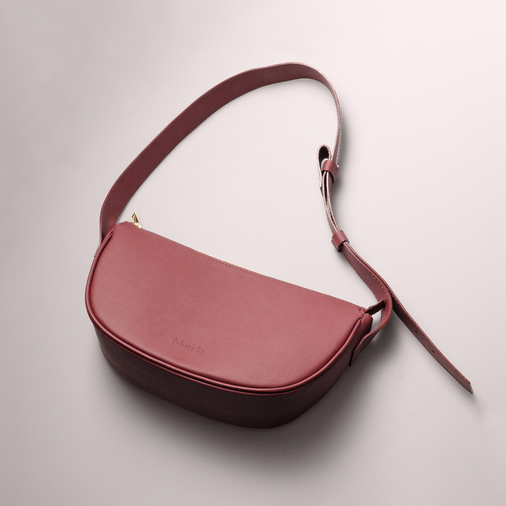 Halfmoon Bag Cherry